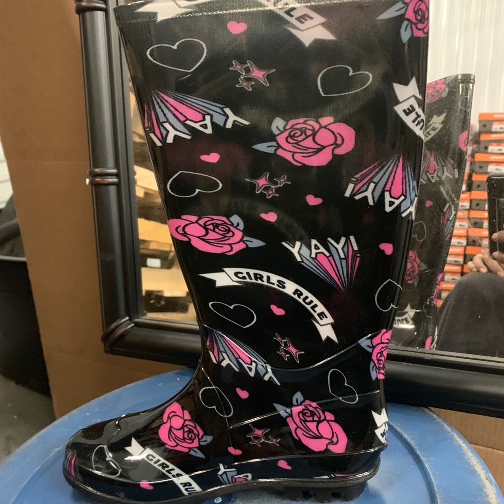 Rain boots for kids (up to kids size 6)